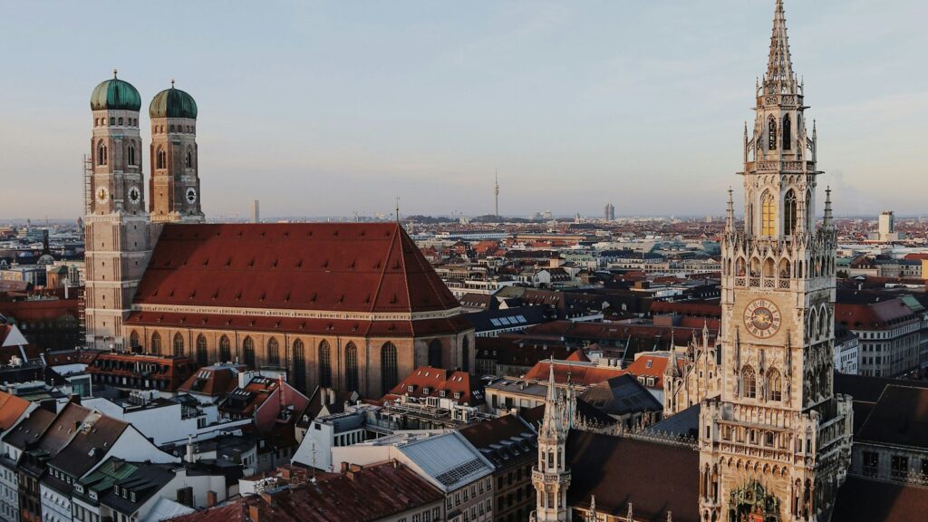 Münih Frauenkirche ve Belediye Sarayı